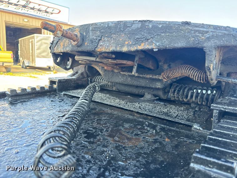 image for item OF9781 2005 Peterbilt 357 crane truck