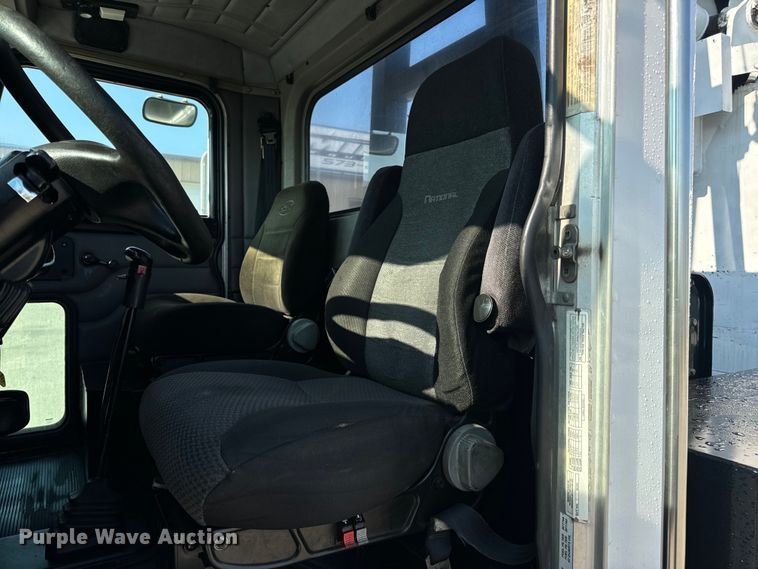 image for item OF9781 2005 Peterbilt 357 crane truck