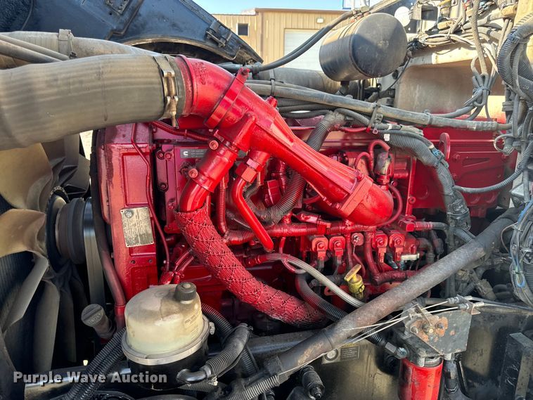 image for item OF9781 2005 Peterbilt 357 crane truck