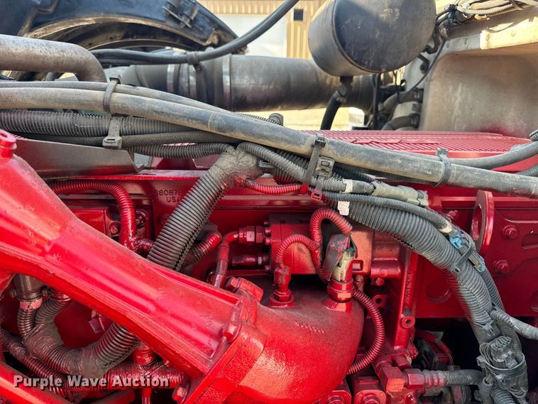 image for item OF9781 2005 Peterbilt 357 crane truck