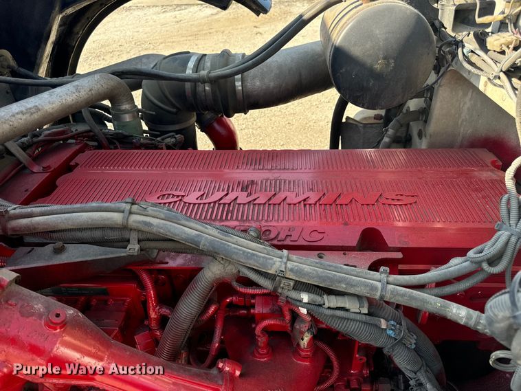 image for item OF9781 2005 Peterbilt 357 crane truck