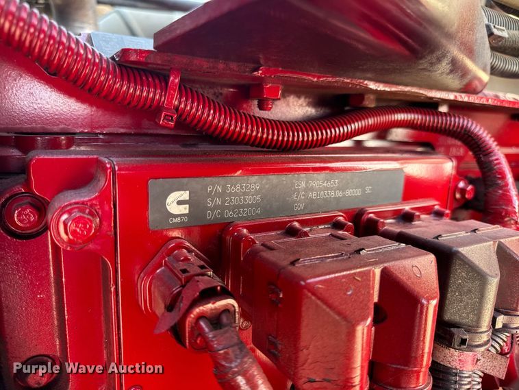 image for item OF9781 2005 Peterbilt 357 crane truck