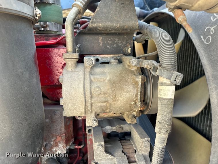 image for item OF9781 2005 Peterbilt 357 crane truck