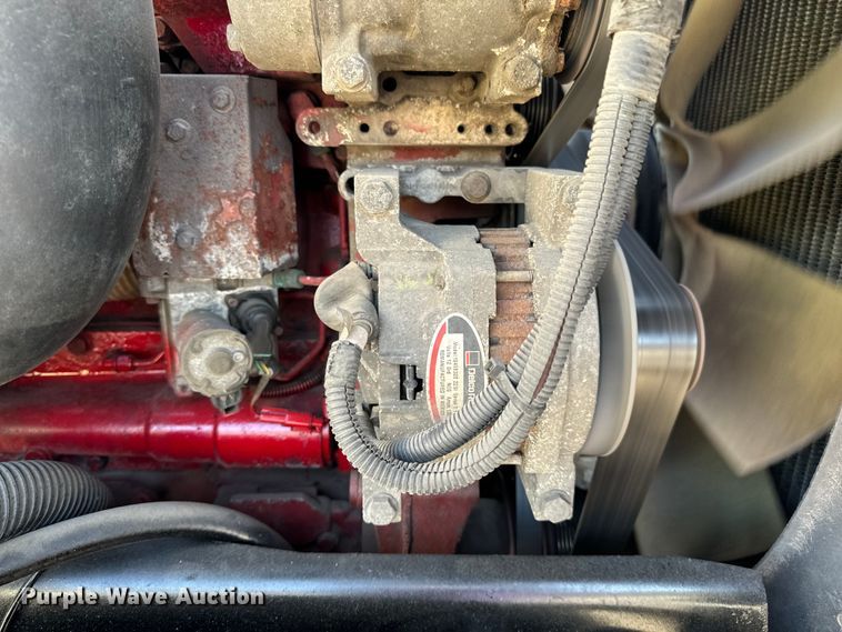 image for item OF9781 2005 Peterbilt 357 crane truck