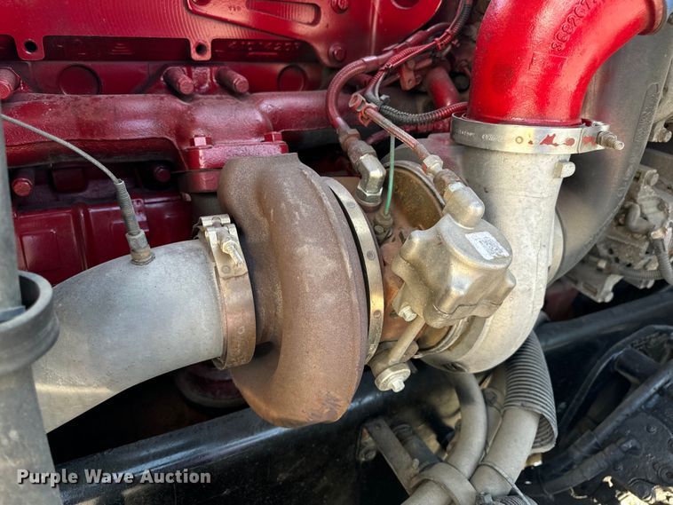 image for item OF9781 2005 Peterbilt 357 crane truck