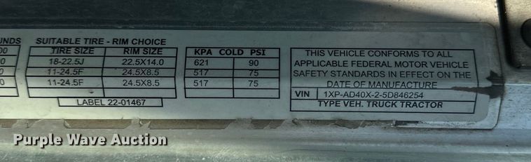 image for item OF9781 2005 Peterbilt 357 crane truck