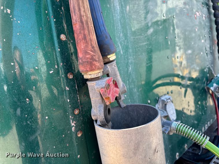 image for item OG9567 2003 International  9200i semi truck