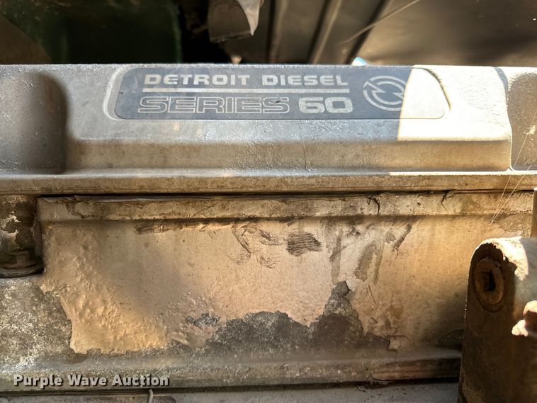 image for item OG9567 2003 International  9200i semi truck