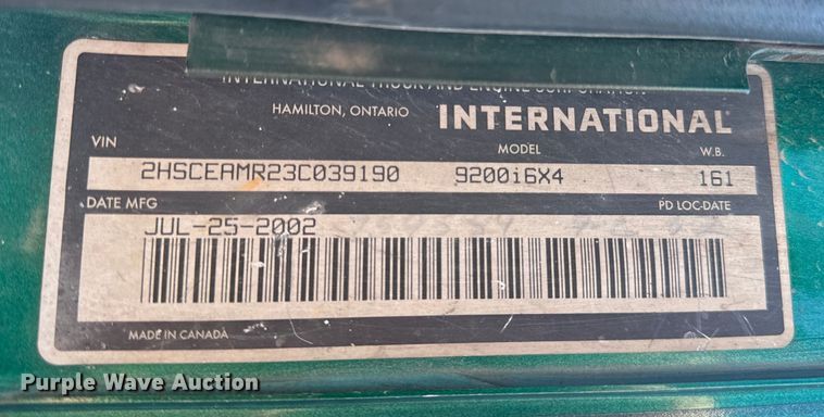 image for item OG9567 2003 International  9200i semi truck