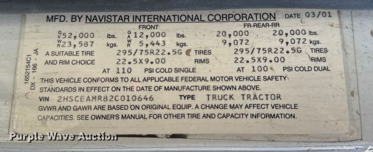 image for item OG9568 2002 International  9200i semi truck