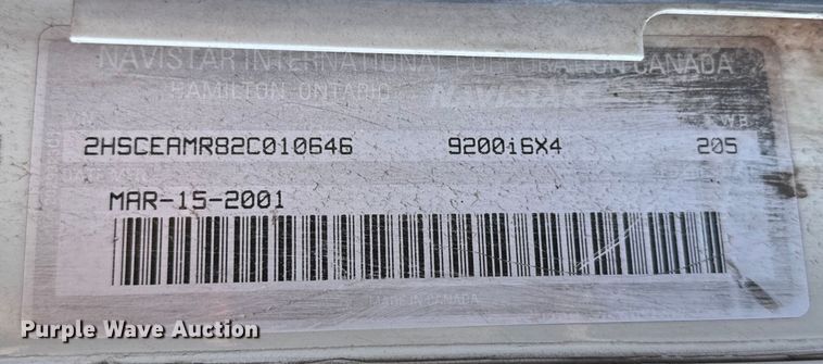 image for item OG9568 2002 International  9200i semi truck