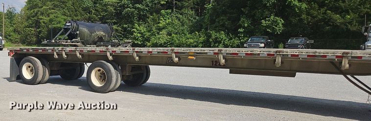 image for item OK9980 1988 East Manufacturing  flatbed trailer