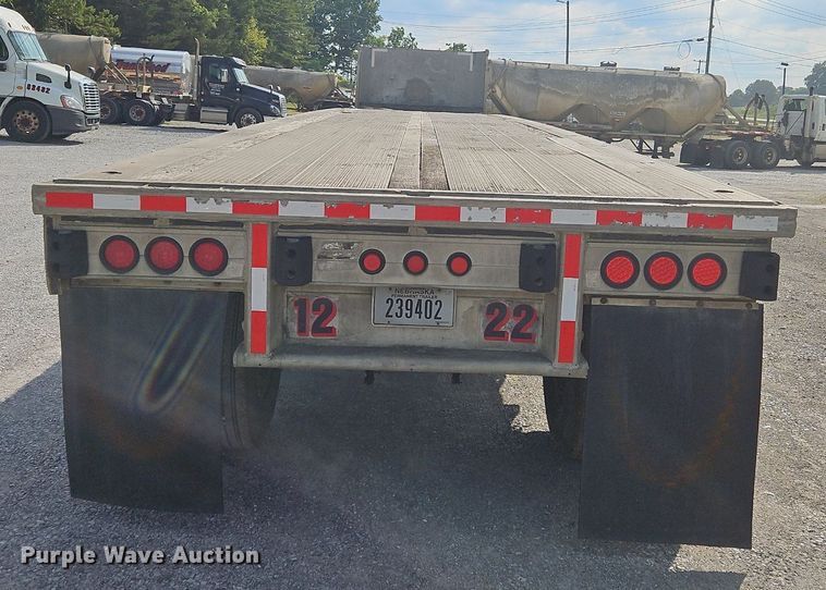 image for item OK9980 1988 East Manufacturing  flatbed trailer