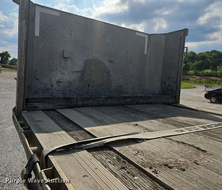 image for item OK9980 1988 East Manufacturing  flatbed trailer