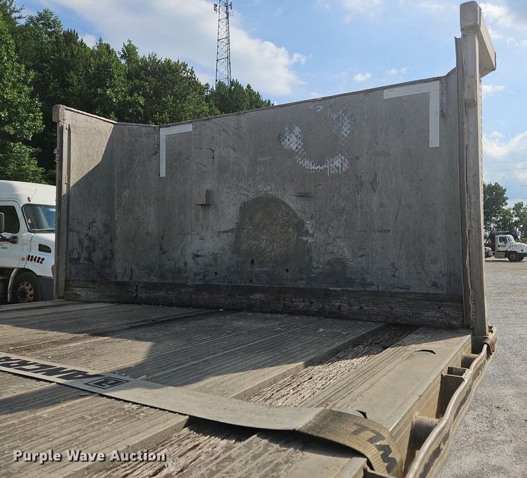 image for item OK9980 1988 East Manufacturing  flatbed trailer