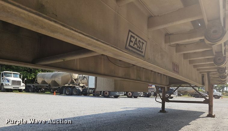 image for item OK9980 1988 East Manufacturing  flatbed trailer