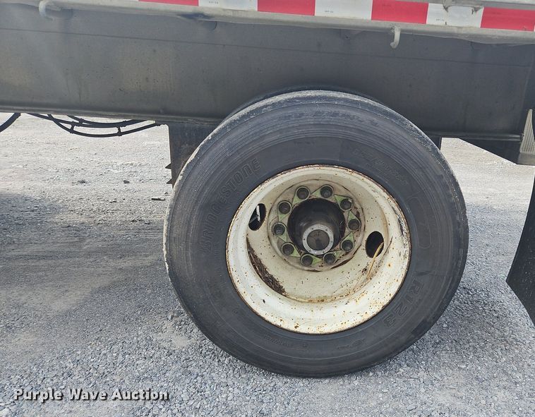 image for item OK9980 1988 East Manufacturing  flatbed trailer