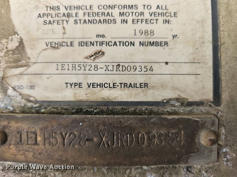 image for item OK9980 1988 East Manufacturing  flatbed trailer