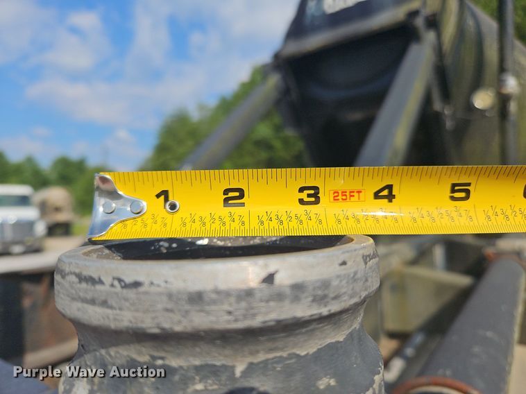 image for item OK9981 2000 Heil pneumatic dry bulk trailer