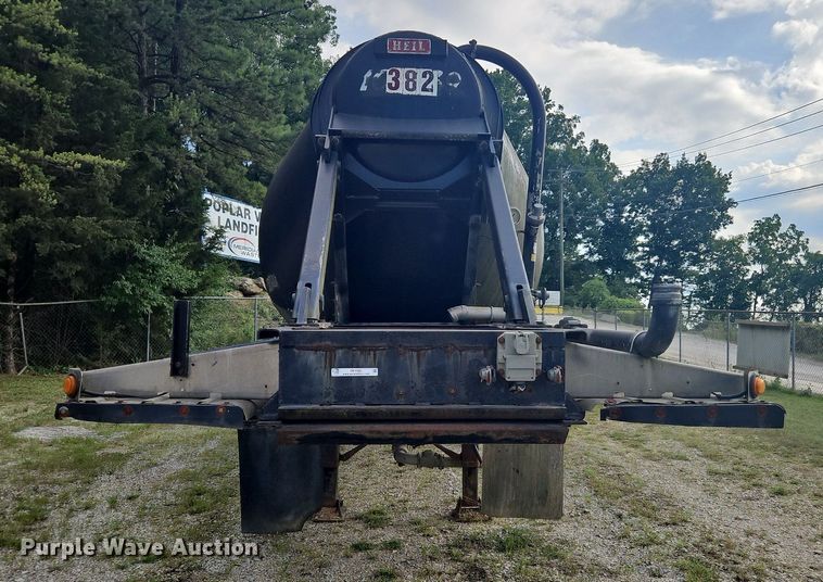 image for item OK9982 2000 Heil pneumatic dry bulk trailer