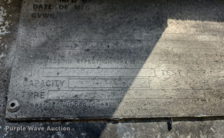 image for item OK9982 2000 Heil pneumatic dry bulk trailer