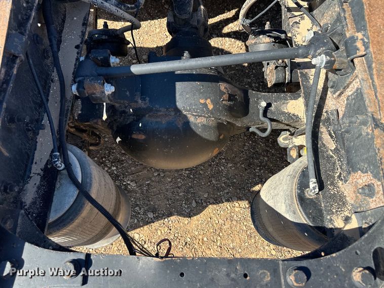 image for item OL9680 2007 International 8600 semi truck