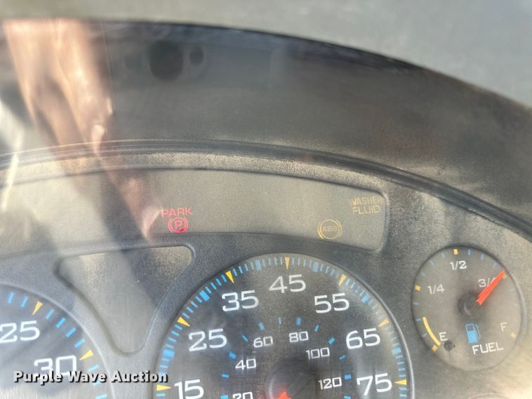 image for item OL9680 2007 International 8600 semi truck