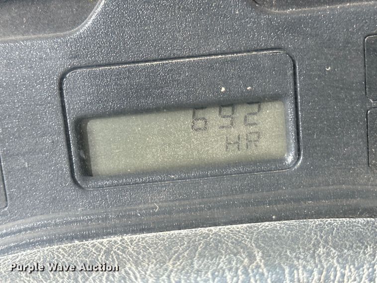 image for item OL9680 2007 International 8600 semi truck