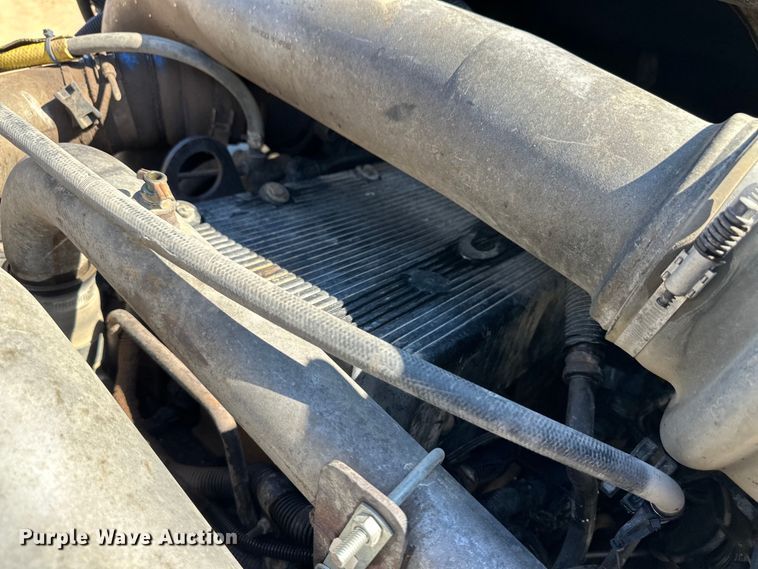 image for item OL9680 2007 International 8600 semi truck