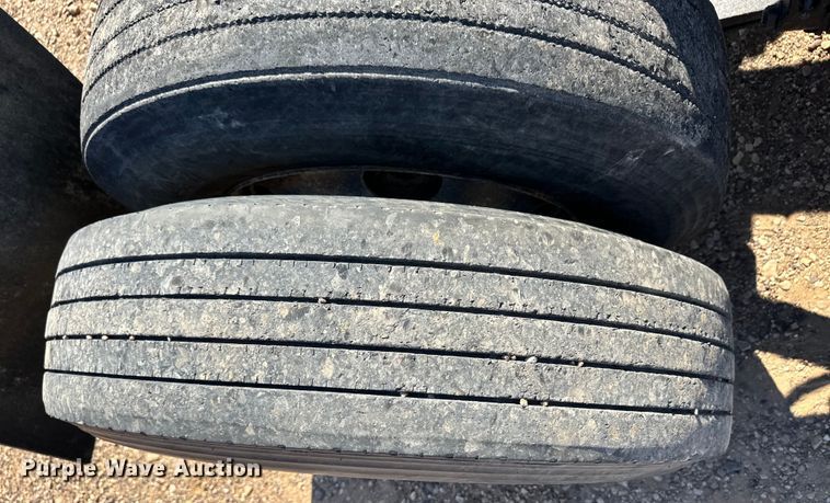 image for item OL9680 2007 International 8600 semi truck