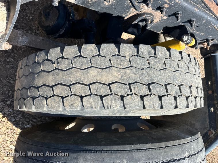 image for item OL9680 2007 International 8600 semi truck