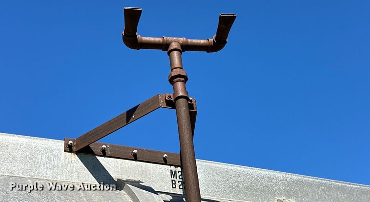 image for item OL9685 1976 Trailmaster tank trailer