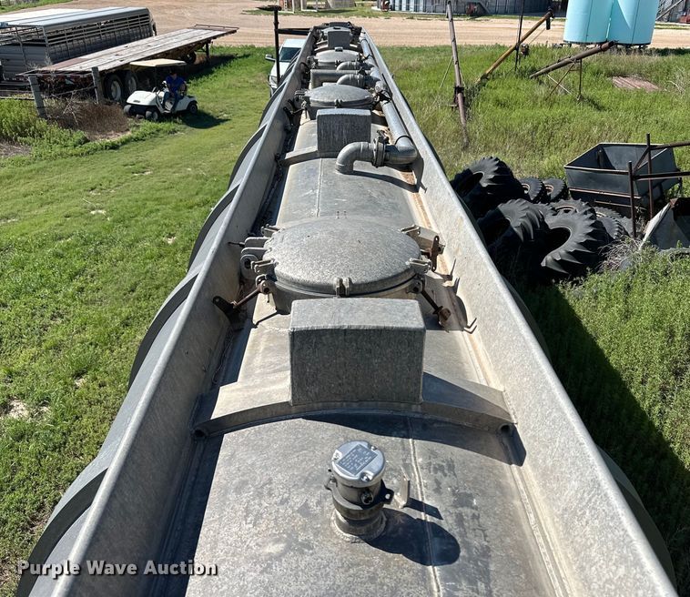 image for item OL9685 1976 Trailmaster tank trailer