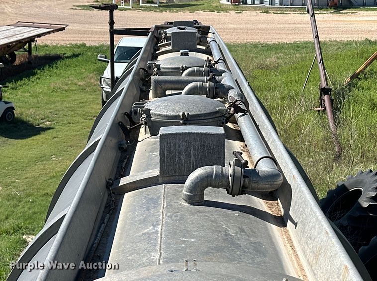 image for item OL9685 1976 Trailmaster tank trailer