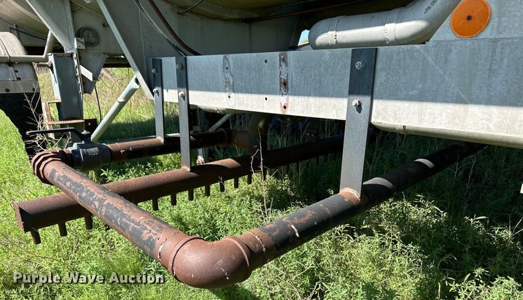 image for item OL9685 1976 Trailmaster tank trailer