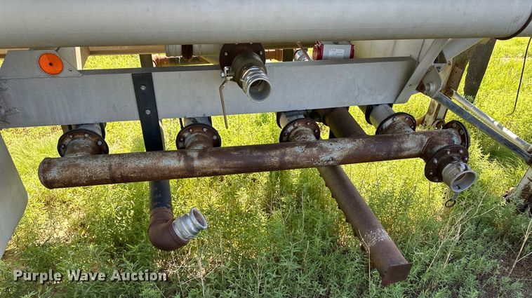 image for item OL9685 1976 Trailmaster tank trailer