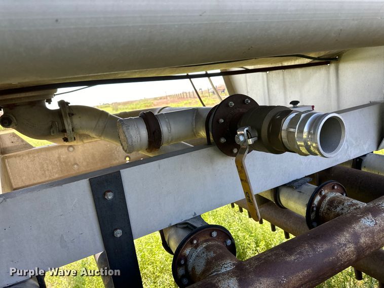 image for item OL9685 1976 Trailmaster tank trailer