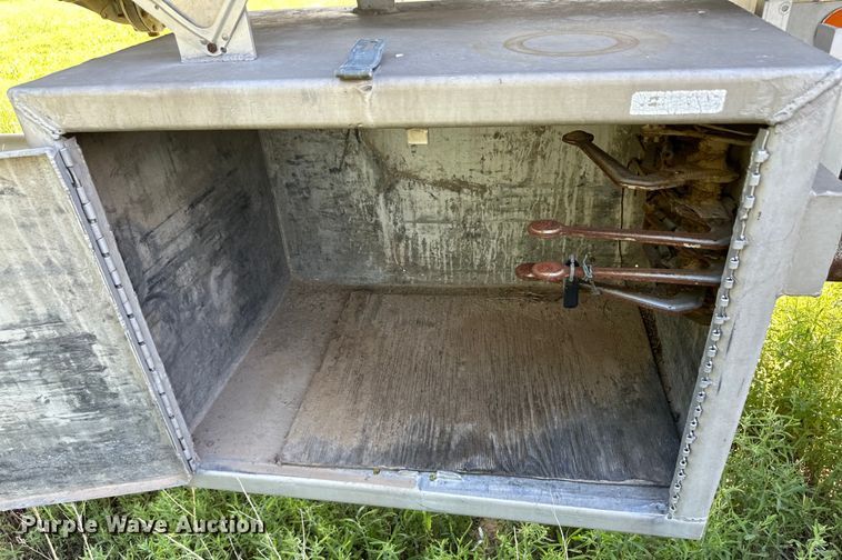 image for item OL9685 1976 Trailmaster tank trailer