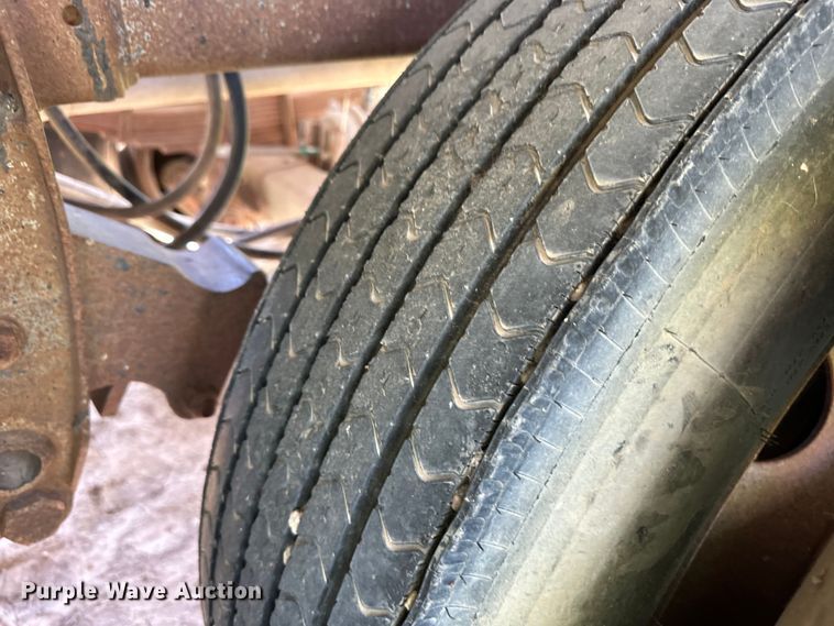 image for item OL9685 1976 Trailmaster tank trailer