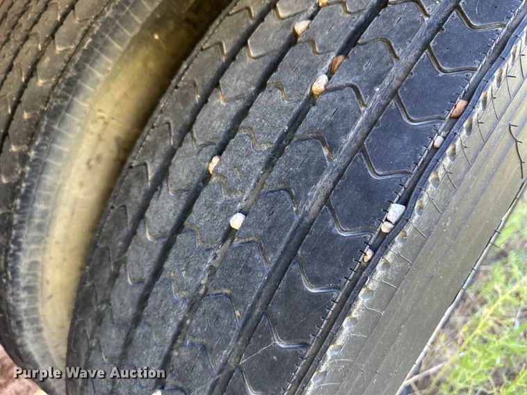 image for item OL9685 1976 Trailmaster tank trailer