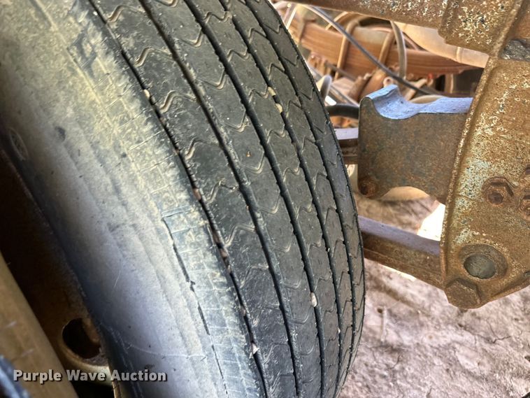 image for item OL9685 1976 Trailmaster tank trailer