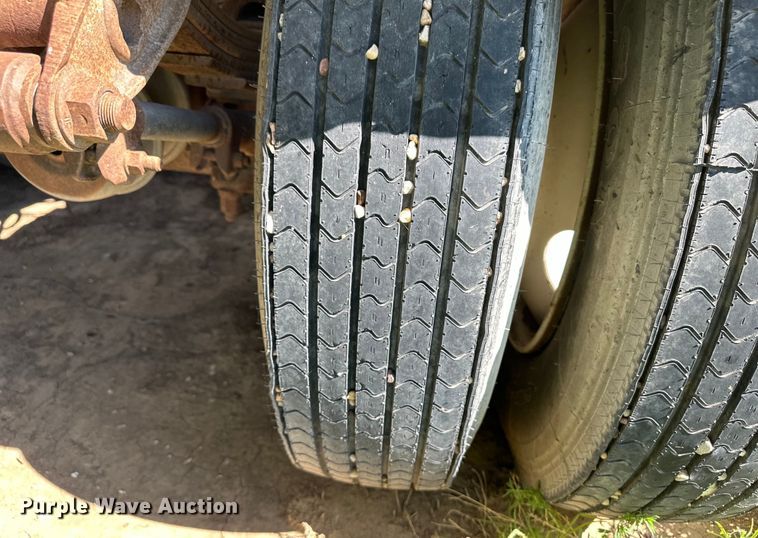 image for item OL9685 1976 Trailmaster tank trailer