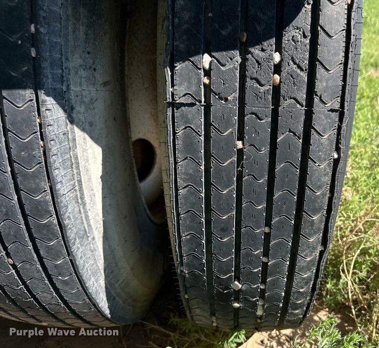 image for item OL9685 1976 Trailmaster tank trailer