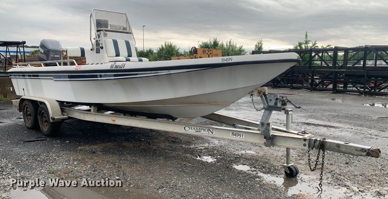 image for item DM7817 2003 Champion 22 Tunnel Champ boat