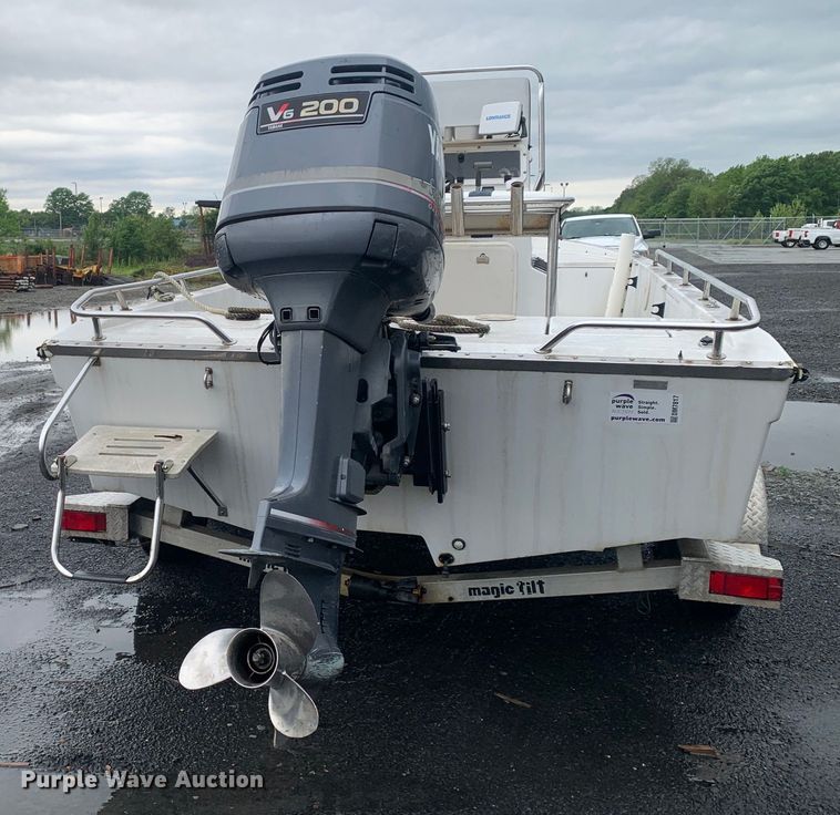 image for item DM7817 2003 Champion 22 Tunnel Champ boat