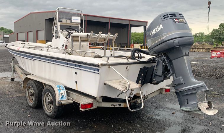 image for item DM7817 2003 Champion 22 Tunnel Champ boat