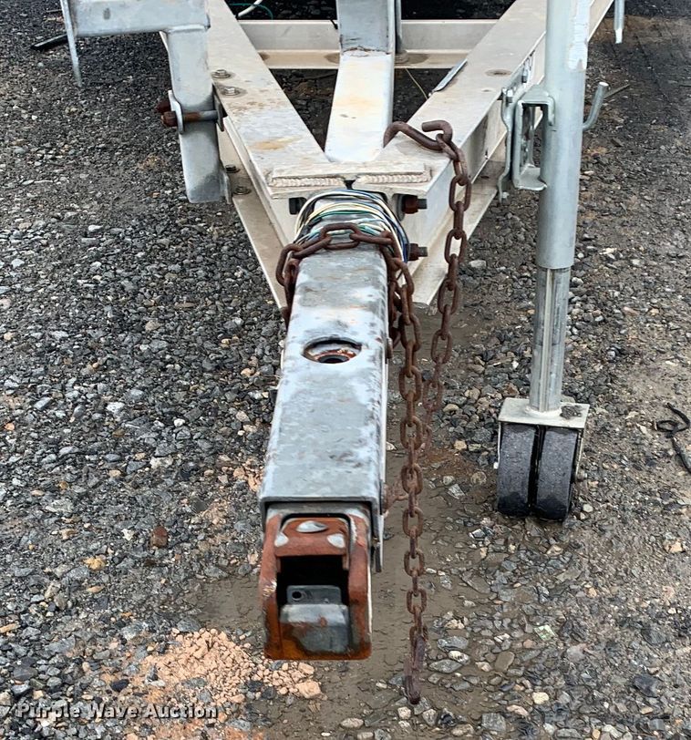 image for item DM7817 2003 Champion 22 Tunnel Champ boat