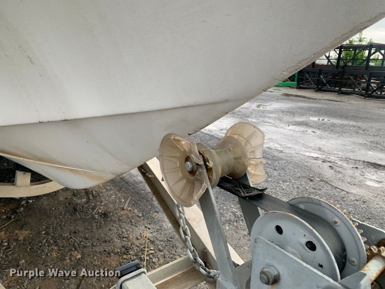 image for item DM7817 2003 Champion 22 Tunnel Champ boat