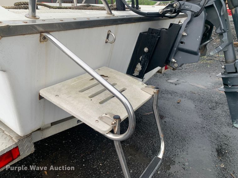 image for item DM7817 2003 Champion 22 Tunnel Champ boat