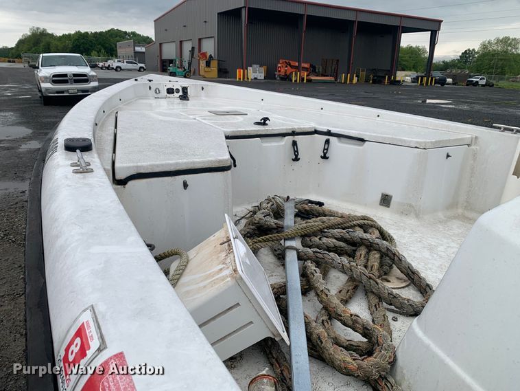 image for item DM7817 2003 Champion 22 Tunnel Champ boat